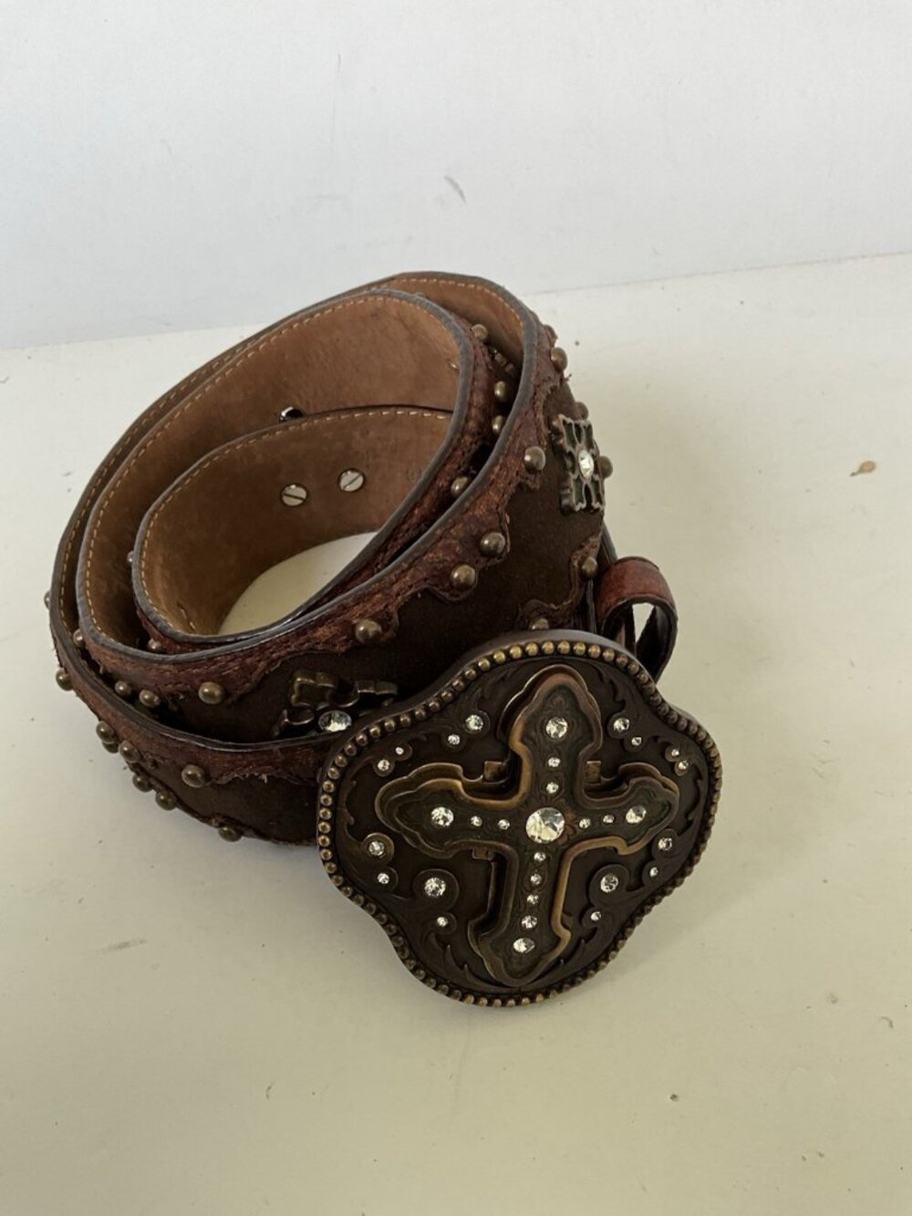 Justin Boots Brown Leather Studded Belt Rhinestone Cross Buckle Western Size 36 - Picture 2 of 6